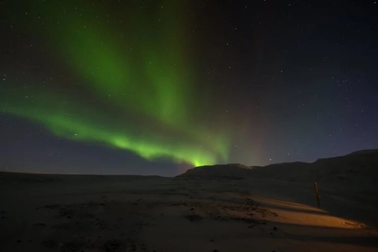 GJ-21-Guided-tour-Northern-Lights-hunt-in-Iceland