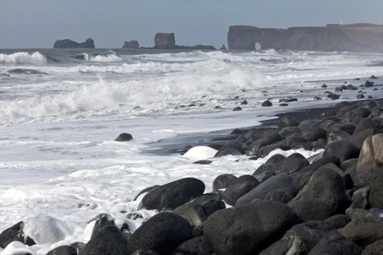 GJ-21-South-Iceland-Reynisfjara-beach-with-view-to-Dyrholaey-Frederikke-PCs-conflicted-copy-2016-05-17