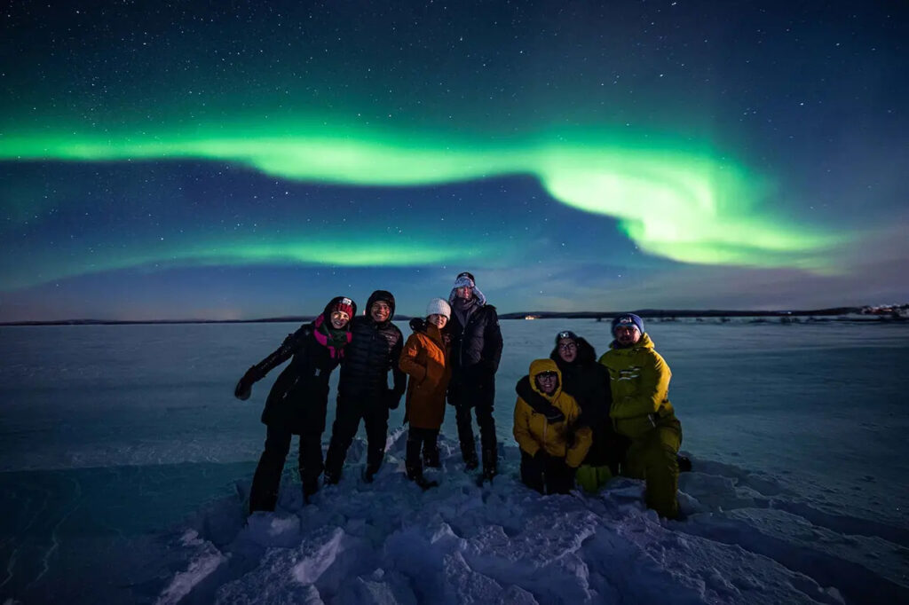 beyond-arctic-northern-lights-rovaniemi-lapland_large